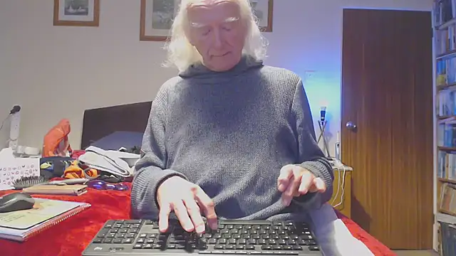 Snapshot of WaverlyKernow chatting on October 15, 3:41 pm WaverlyKernow online show from October 15, 3:41 pm