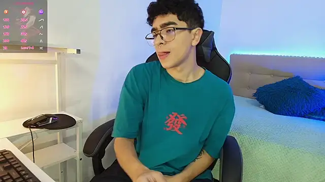  nickconnor01 online show from November 16, 3:19 am