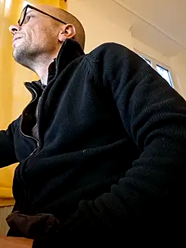 wedge75 online show from December 4, 3:52 pm