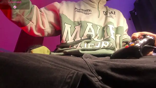 s sven03 online show from December 19, 10:23 am