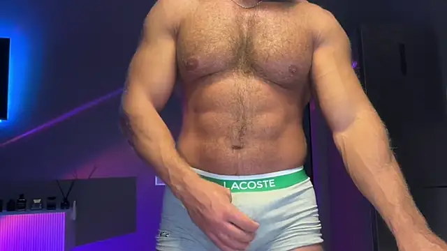 KarlosRichi online show from November 12, 3:45 am