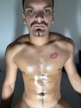 HotBeastBoy online show from December 6, 1:29 am