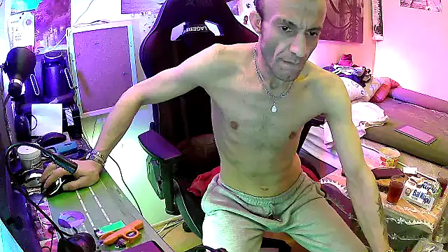 Aktorihann online show from May 25, 6:41 am