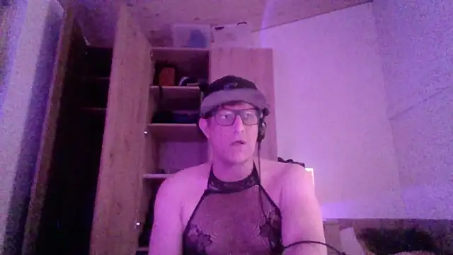 Bigthroaterboy online show from November 9, 6:56 pm