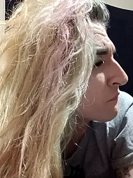 kylierae3133 online show from December 14, 5:14 am