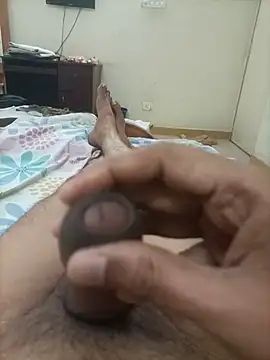 AUNTY1984 online show from June 14, 6:48 am
