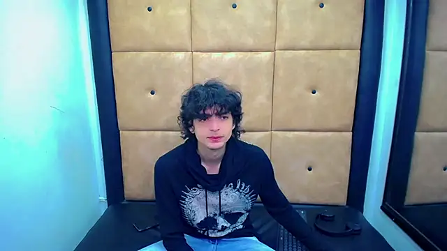 Sr BonnyEthan online show from December 10, 1:33 pm