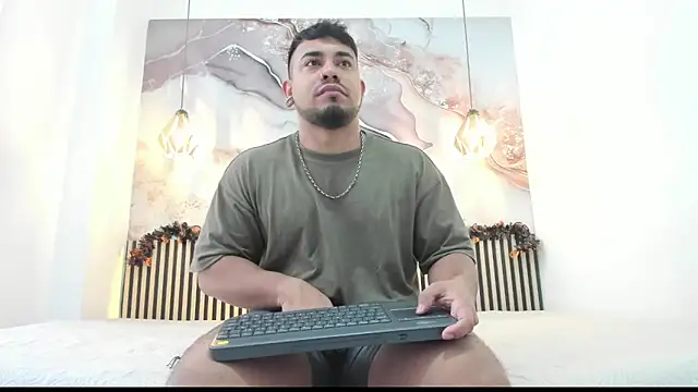 BrianMalonee online show from October 21, 12:19 pm