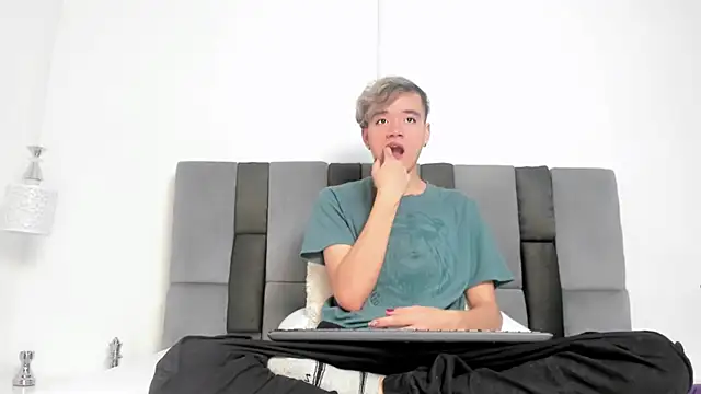 bunny maxi online show from December 9, 12:31 pm