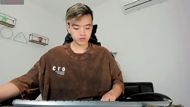 bunny maxi online show from February 24, 12:26 pm