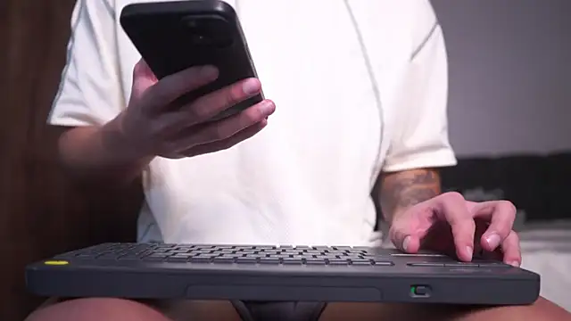 Josep Davies online show from February 23, 10:33 pm