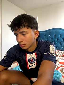 Leonarrrd 01 online show from October 6, 9:41 pm