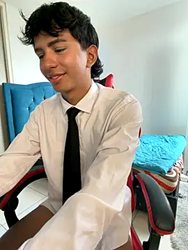 Leonarrrd 01 online show from November 28, 8:55 pm