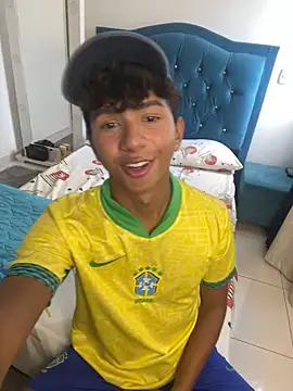 Leonarrrd 01 online show from September 19, 10:09 pm