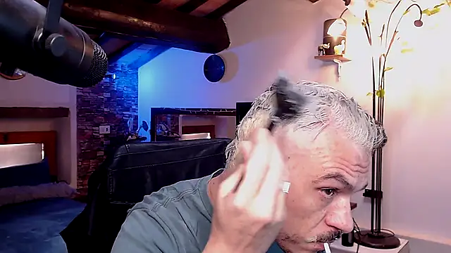Snapshot of cek_186 chatting on October 10, 7:35 am cek 186 online show from October 10, 7:35 am