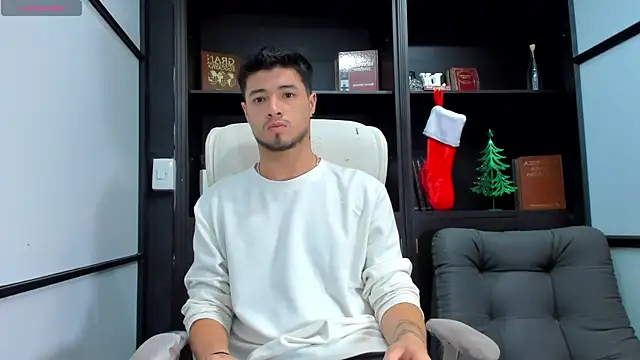 EdwardRoss  online show from December 14, 8:29 pm