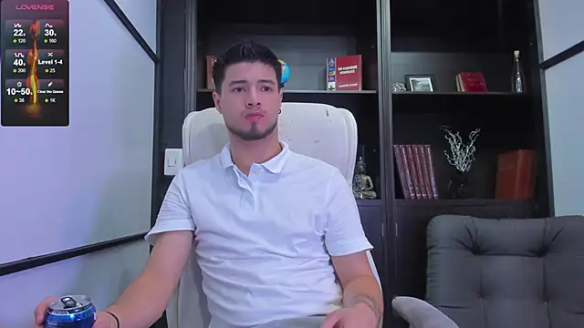 EdwardRoss  online show from January 8, 8:18 pm