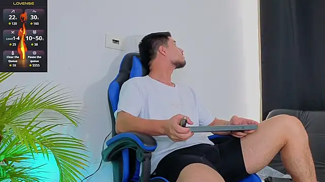 EdwardRoss  online show from November 11, 7:52 pm