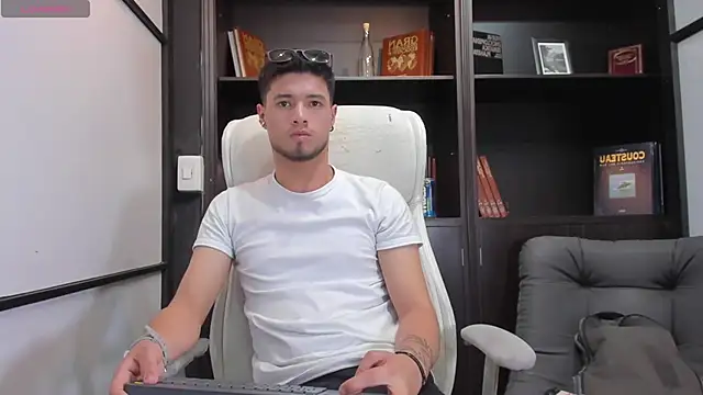 EdwardRoss  online show from March 10, 7:50 pm