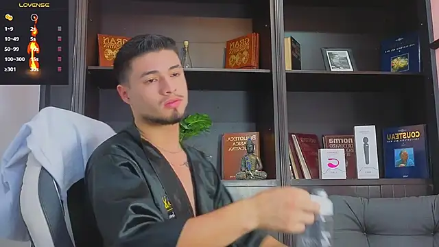 EdwardRoss  online show from September 12, 9:04 pm