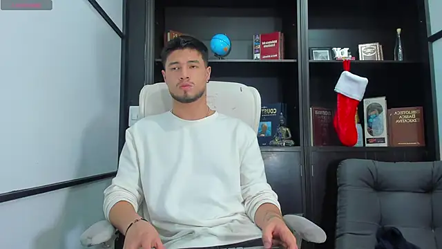 EdwardRoss  online show from December 28, 8:04 pm