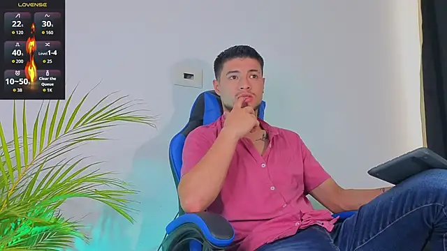 EdwardRoss  online show from October 16, 8:28 pm