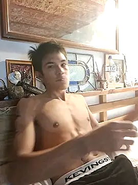 LYZBORNHD online show from December 30, 6:05 pm