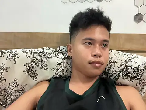 Snapshot of Asiantwink21 chatting on September 22, 6:46 am Asiantwink21 online show from September 22, 6:46 am