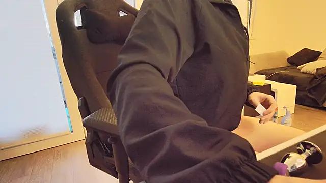 Snapshot of Hot_ToyBoy6974 chatting on January 4, 3:17 pm Hot ToyBoy6974 online show from January 4, 3:17 pm