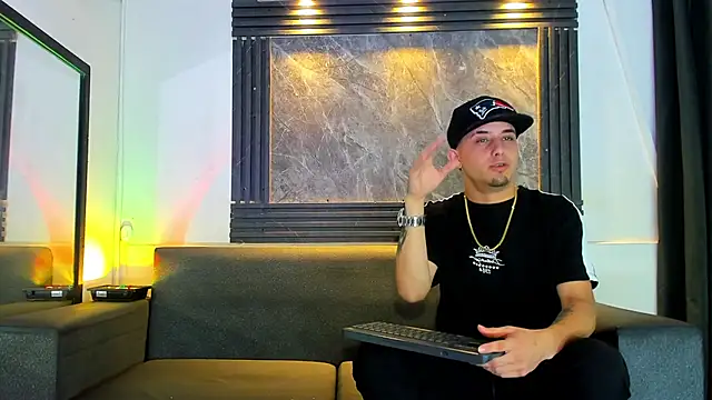 liam genner  online show from September 27, 8:28 pm