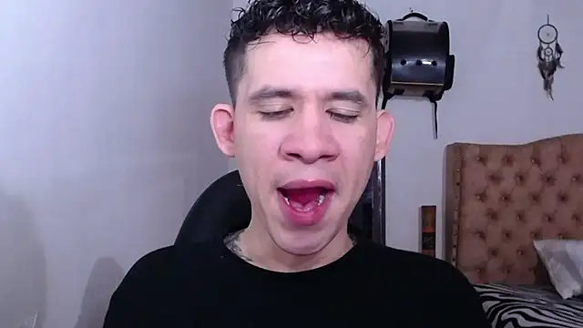 cute eidenx online show from May 30, 10:43 pm