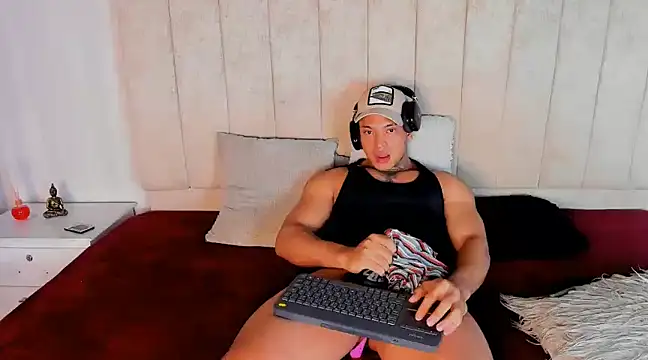 Snapshot of Stiven_collins chatting on December 17, 3:28 am Stiven collins online show from December 17, 3:28 am
