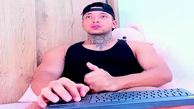 Stiven collins online show from December 1, 8:28 am