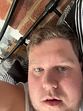 Lukeyboy027 online show from April 10, 11:28 am