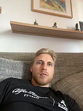 HotIceman2407 online show from March 17, 2:25 pm