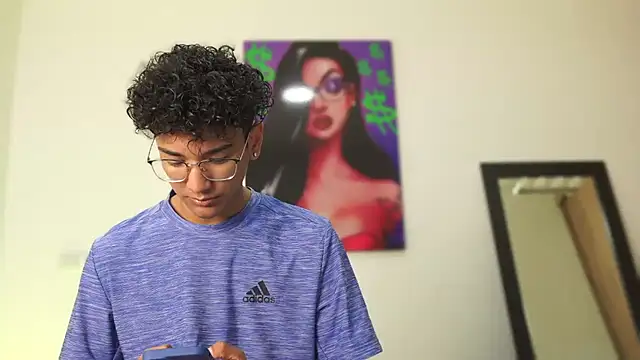 harrytwink18 online show from December 11, 1:22 pm