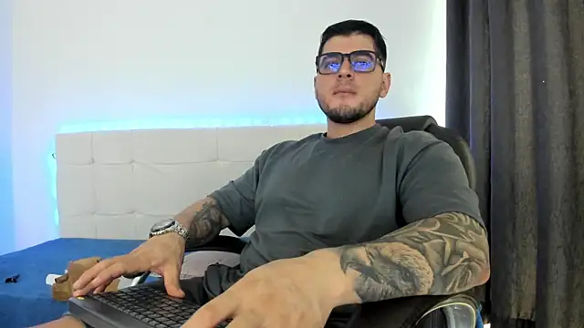 Teilor Creed online show from December 17, 8:37 pm