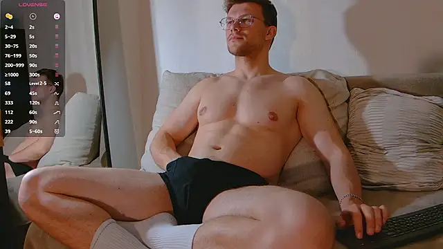 sweetbubble11 online show from March 5, 9:33 pm