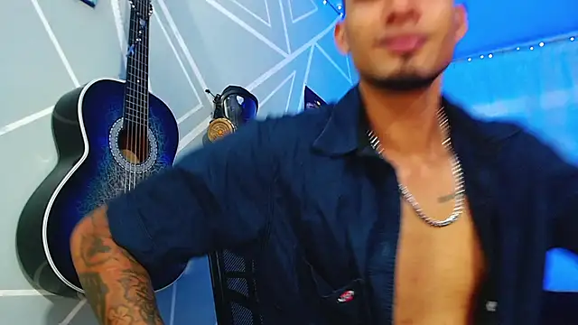 MagnusFrost online show from February 18, 8:15 pm