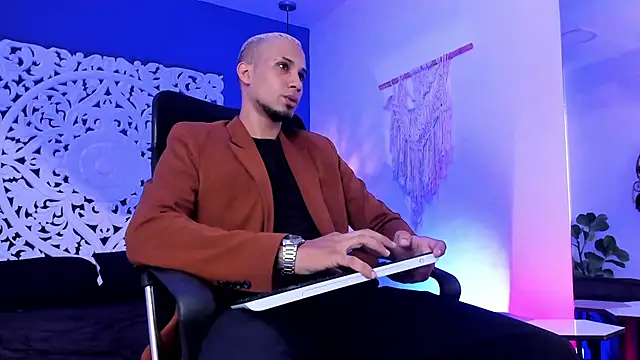 MagnusFrost online show from January 23, 7:29 pm