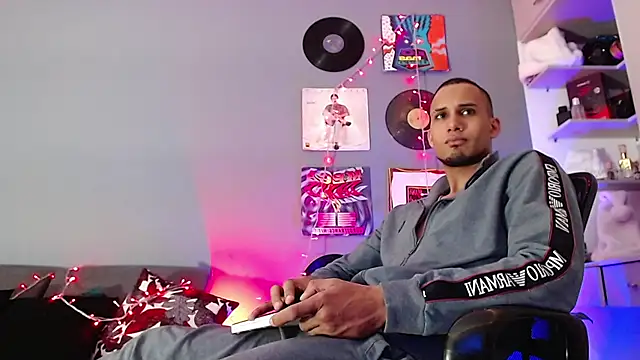 MagnusFrost online show from December 31, 5:55 am