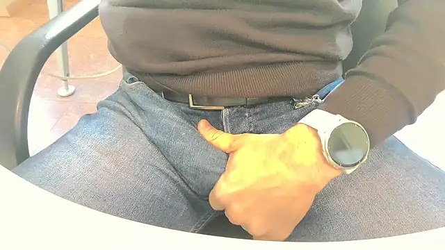 alessandroman2114 online show from March 30, 10:05 am