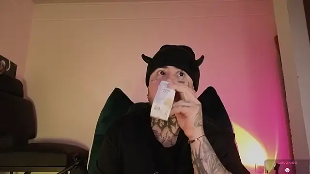 Ash gusbig online show from November 14, 4:15 am