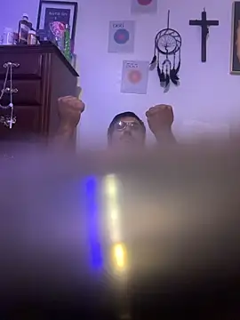 UKNOW lol online show from November 19, 9:03 pm