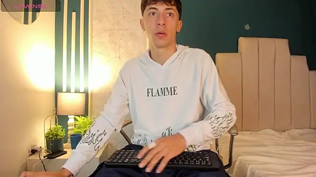 AlessandroDybala online show from December 30, 11:37 am