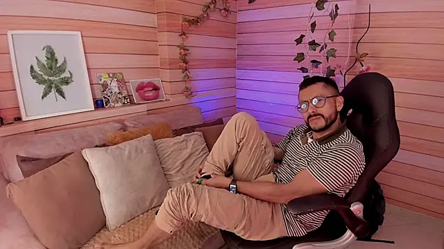 Tom cooper  online show from March 3, 1:04 pm