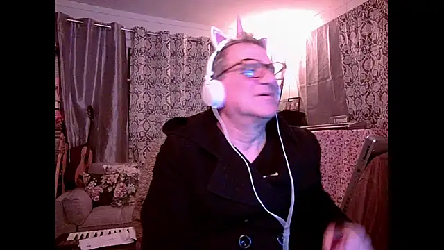 coryassman online show from December 25, 9:56 am