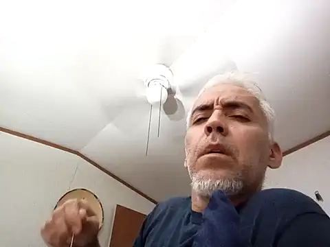 Xoc8  online show from November 7, 12:58 am