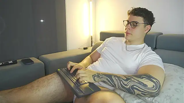 Snapshot of odin_blake chatting on February 13, 2:23 am odin blake online show from February 13, 2:23 am