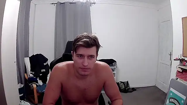 Snapshot of PKrisztian chatting on October 2, 7:51 pm PKrisztian online show from October 2, 7:51 pm